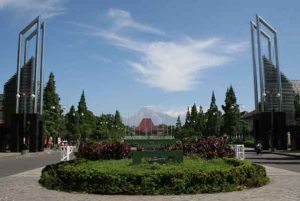 Universitas Gadjah Mada (10 Universitas Terbaik di Indonesia dan Dunia)